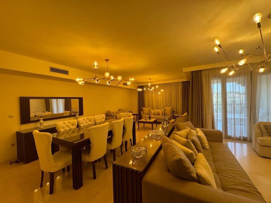 Up Town Cairo, Aroura Apartment *